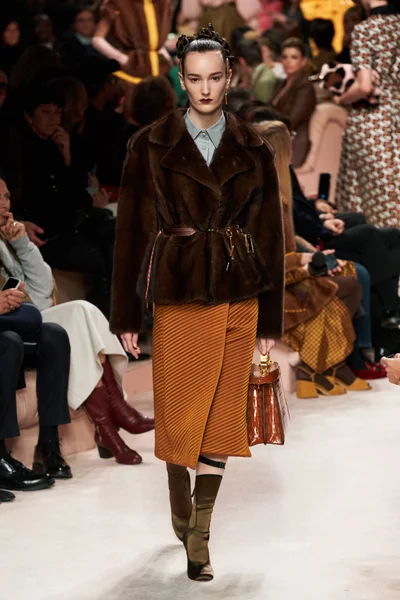 Look 26